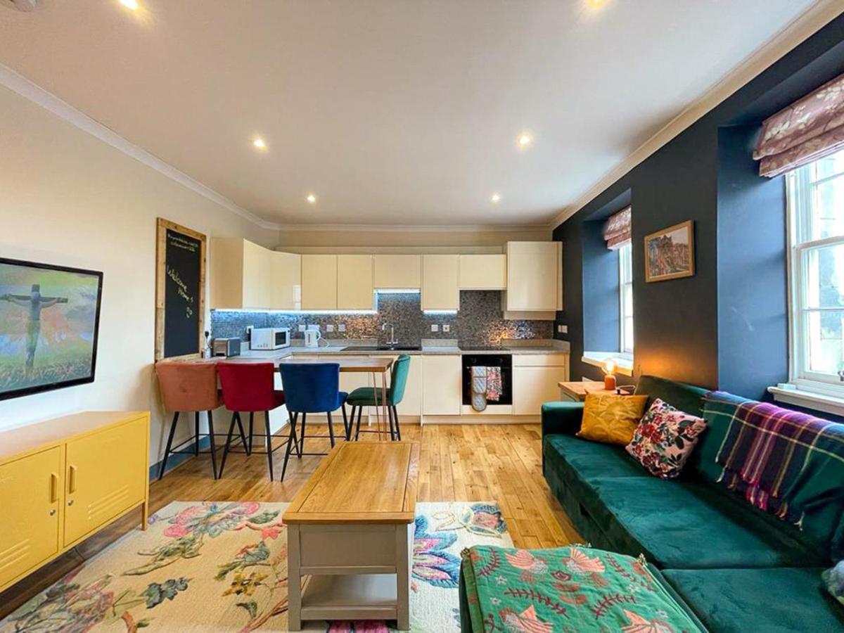 Appartamento Lively & Energetic 2Br On The Royal Mile Edimburgo Esterno foto